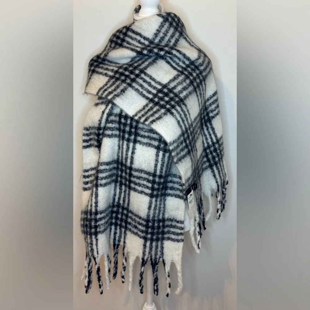 NEW Express Chunky Thick Scarf Oversized with Fringe Detail One size